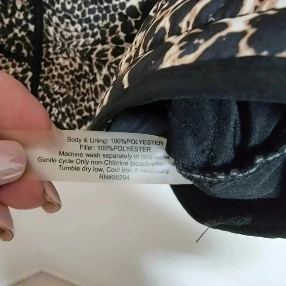 Onque Casuals Animal Print Puffer Vest - Picture 5 of 5